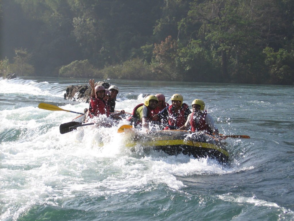 GoaRafting taking people on a trip